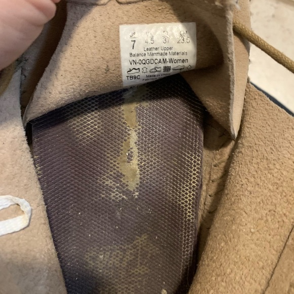 Vans Women's Suede Moccasins in Tan - Size 7 - Picture 5 of 9